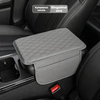 🚗💺【1 db】Univerzális autós kartámaszmagasító párna műbőr borítással – magasabb, szélesebb és hosszabb kialakítás, memóriahabbal, minden évszakra alkalmas.
