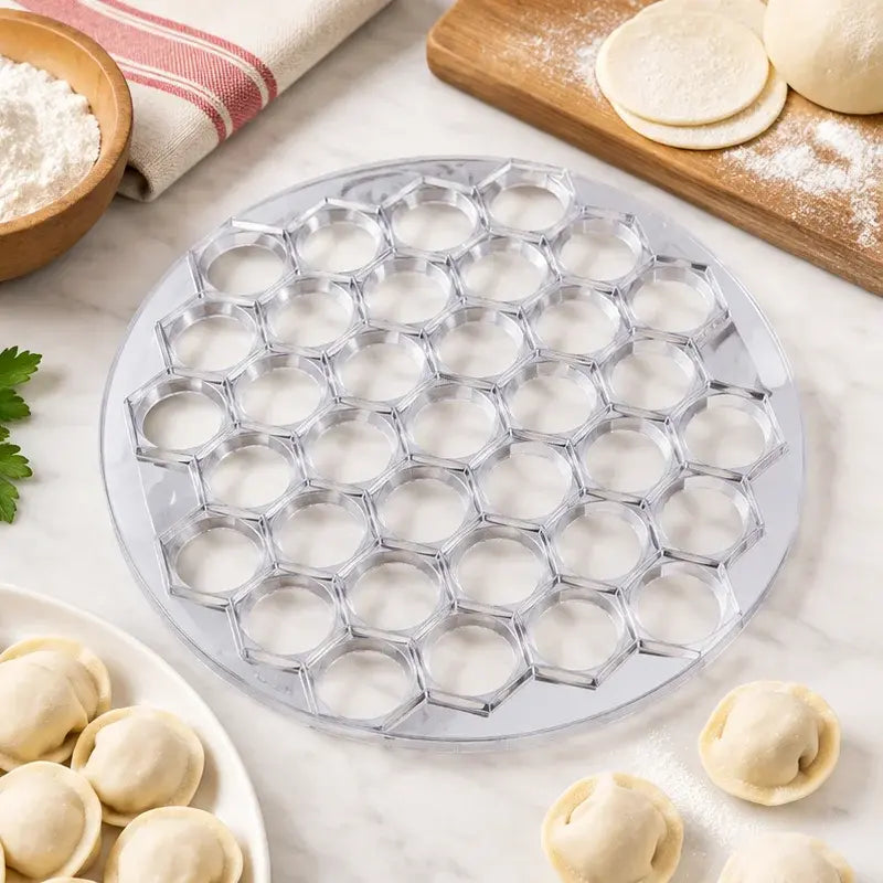 🥟 Készíts pierogit vagy pelmenit másodpercek alatt! 37 darabos forma · Egyetlen prés 37 egyforma darabot eredményez · Hatékony, gyors és könnyen tisztítható!